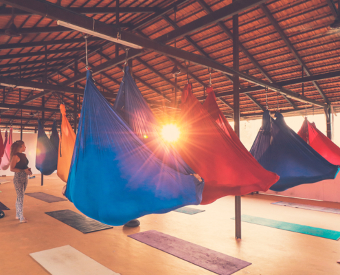 Yoga_Indien_Aerial-Session_Sonne_square_BEE.YOGA